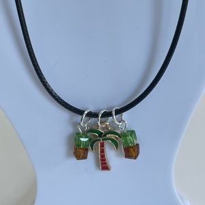 Palm tree necklace 🌴